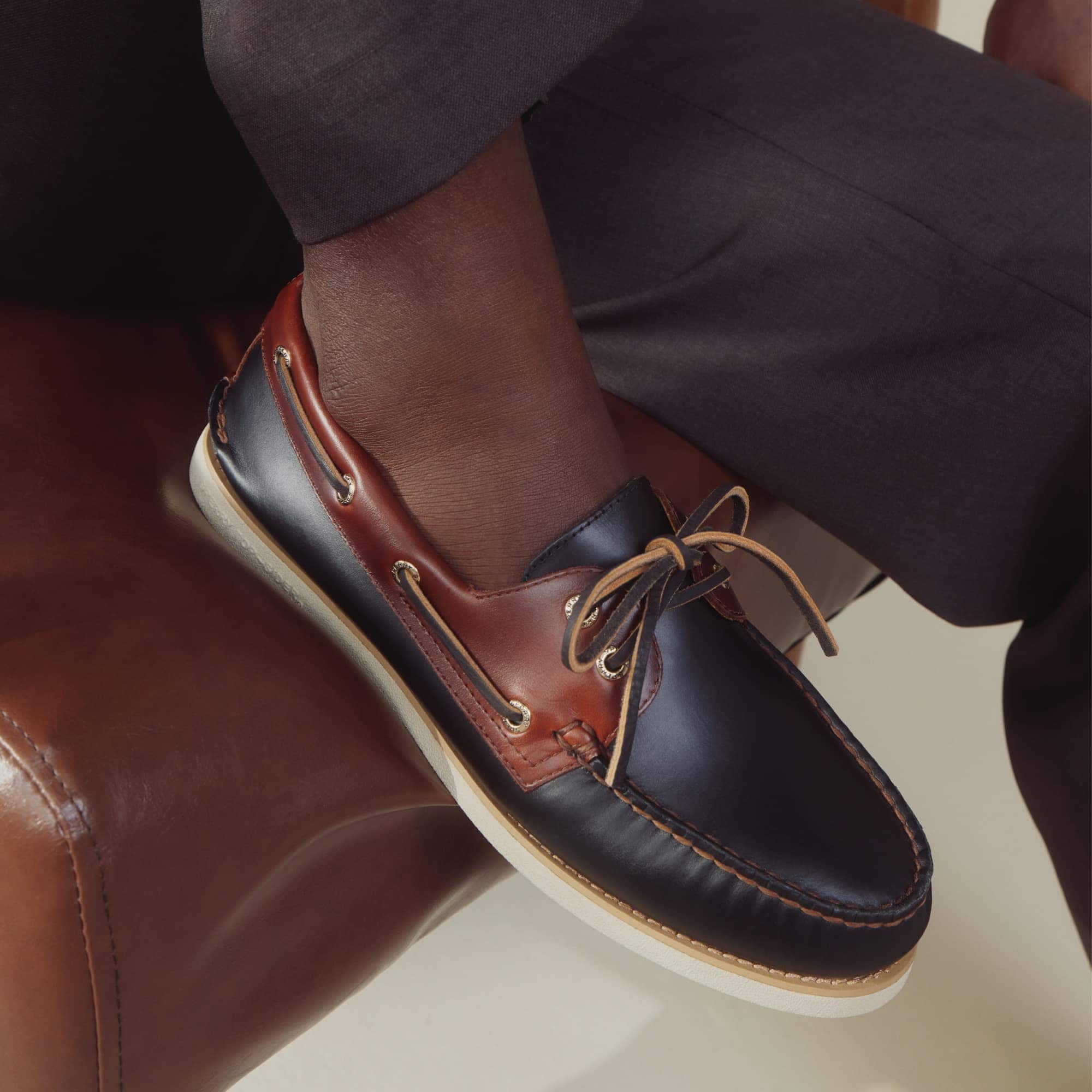 Gold Authentic Original™ 2-Eye Lite Boat Shoe Black Combo Men's Leather