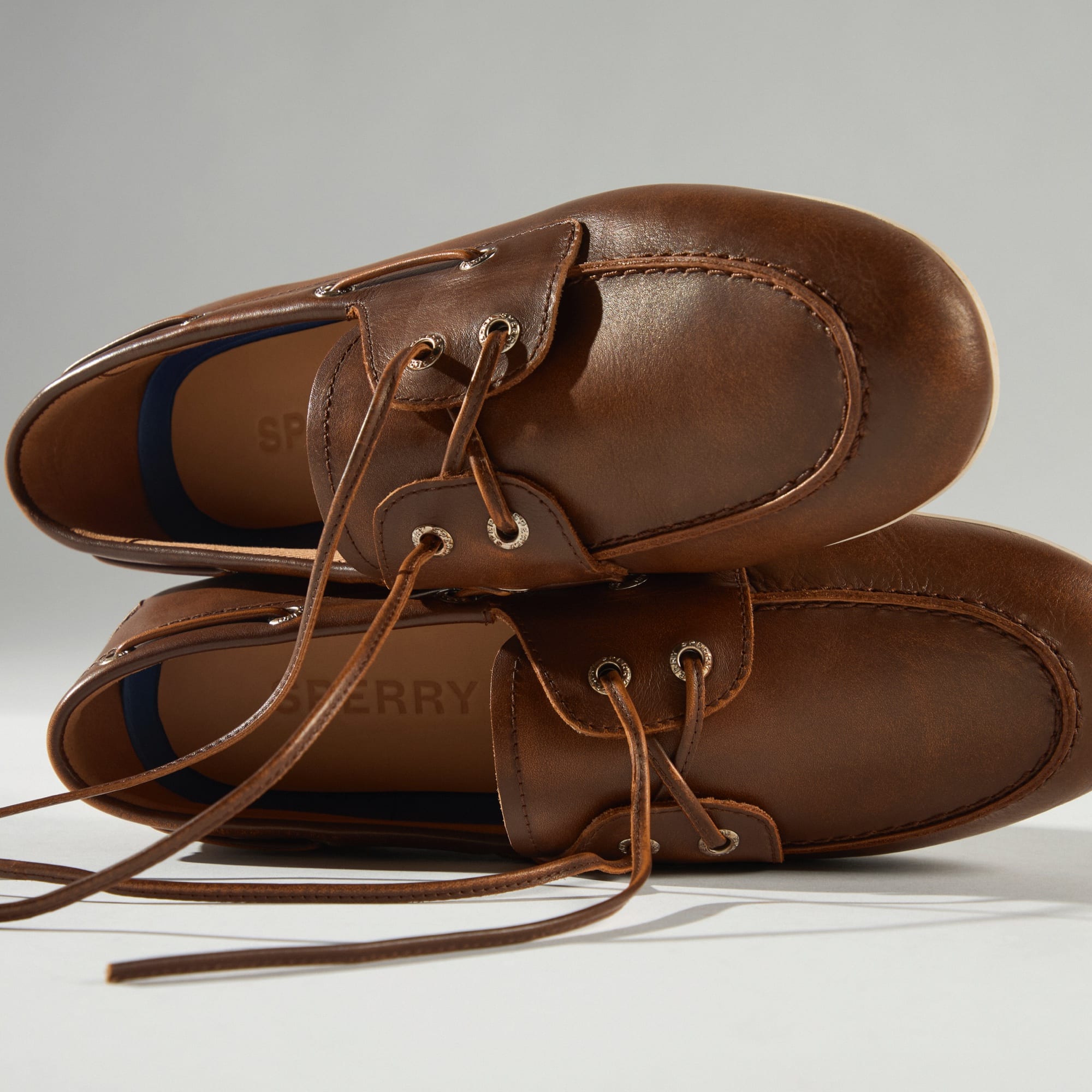Slim Boat Shoe Tan